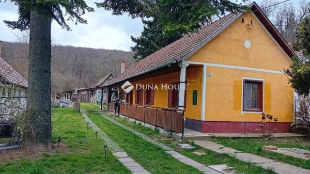 Eladó családi ház, Nagykovácsiban 189 M Ft, 3 szobás