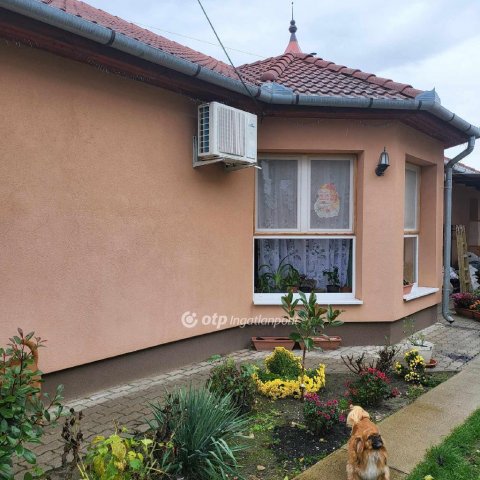 Eladó családi ház, Hajdúhadházon 69.9 M Ft, 2+2 szobás