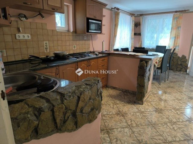 Eladó családi ház, Fóton 47.9 M Ft, 3 szobás