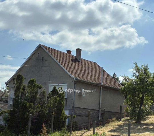 Eladó családi ház, Dunavecsén 37 M Ft, 2+1 szobás