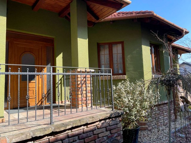 Eladó családi ház, Pilisvörösváron 229 M Ft, 5 szobás