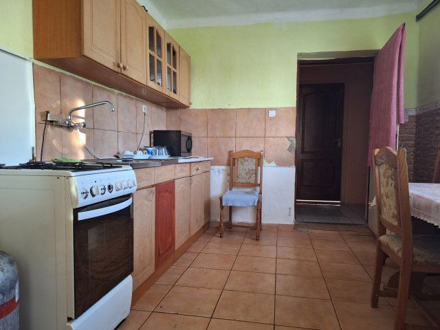 Eladó családi ház, Mérán 12 M Ft, 3 szobás