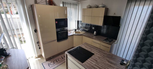 Eladó családi ház, Érden 124.9 M Ft, 4 szobás