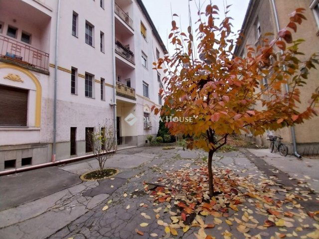 Eladó téglalakás, Szegeden 128 M Ft, 3 szobás