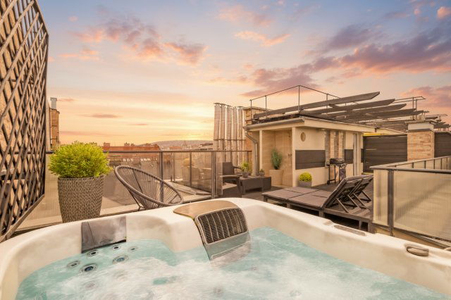 Kiadó téglalakás, albérlet, VI. kerületben, Vörösmarty utcában