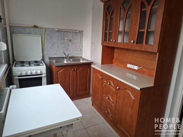 Eladó téglalakás, Szegeden 46.99 M Ft, 2 szobás