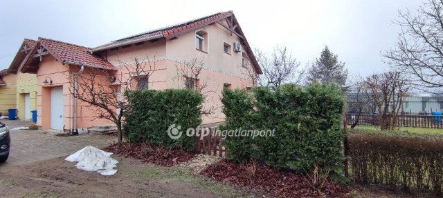 Eladó sorház, Debrecenben 125 M Ft, 3+3 szobás