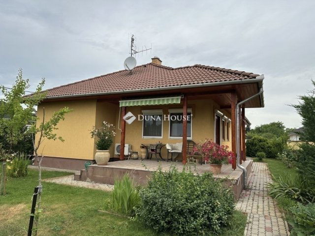 Eladó családi ház, Kecskeméten 105 M Ft, 4 szobás