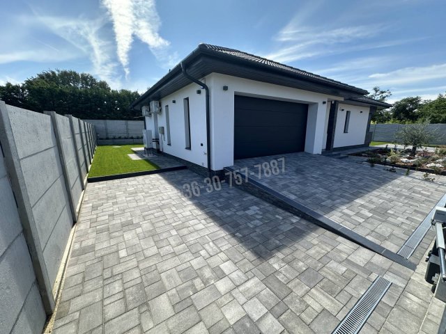 Eladó családi ház, Szigetszentmiklóson 164.9 M Ft, 4 szobás