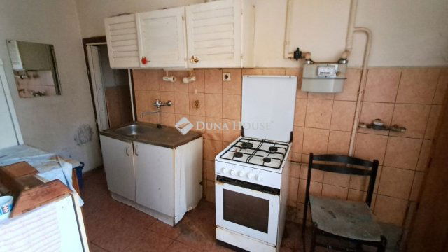 Eladó téglalakás, Szombathelyen, Szigligeti Ede utcában 11.5 M Ft