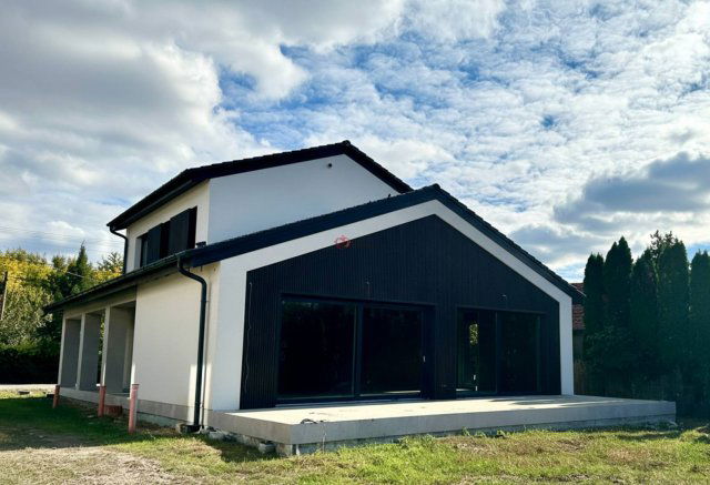 Eladó családi ház, Szegeden 179 M Ft, 4 szobás