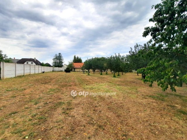 Eladó telek, Balatonszárszón 43 M Ft / költözzbe.hu