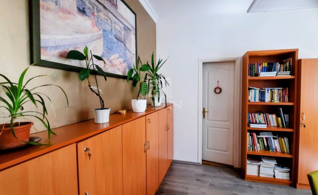 Eladó téglalakás, VIII. kerületben, Népszínház utcában