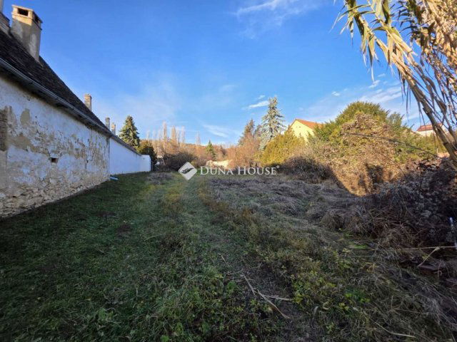 Eladó családi ház, Pécsváradon 6.5 M Ft, 1 szobás