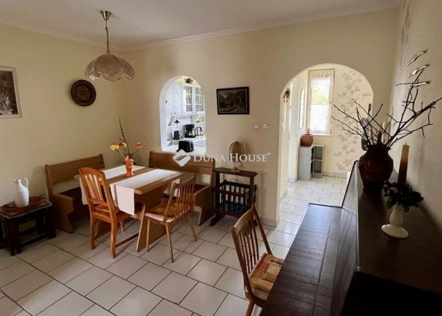 Eladó téglalakás, Szegeden 63.9 M Ft, 2 szobás