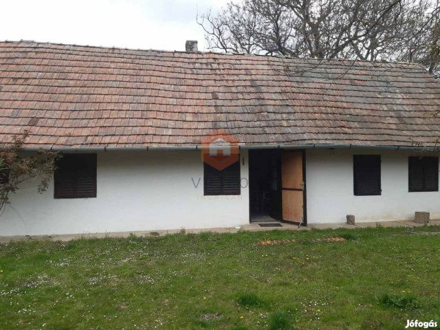 Eladó családi ház, Bissén 9 M Ft, 1+1 szobás
