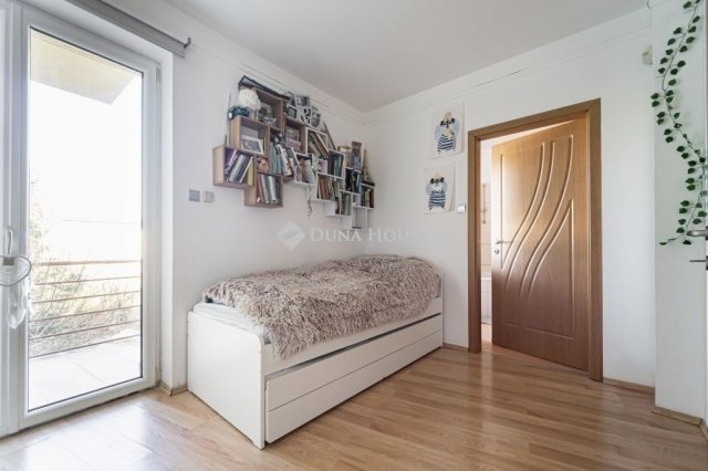 Eladó ikerház, Budapesten, III. kerületben 319.9 M Ft, 5 szobás