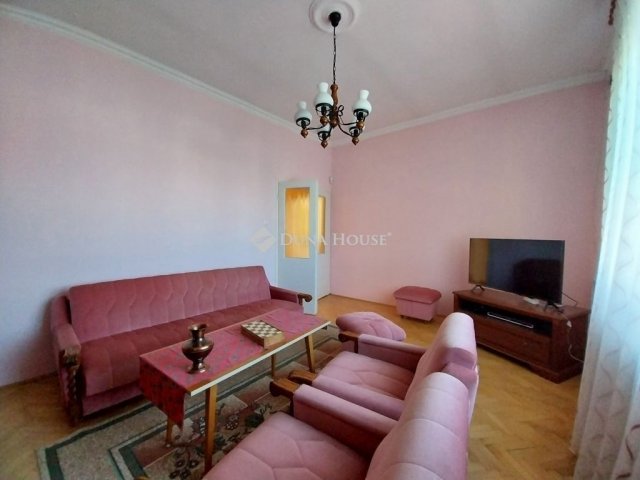 Eladó családi ház, Szegeden 85.5 M Ft, 4 szobás