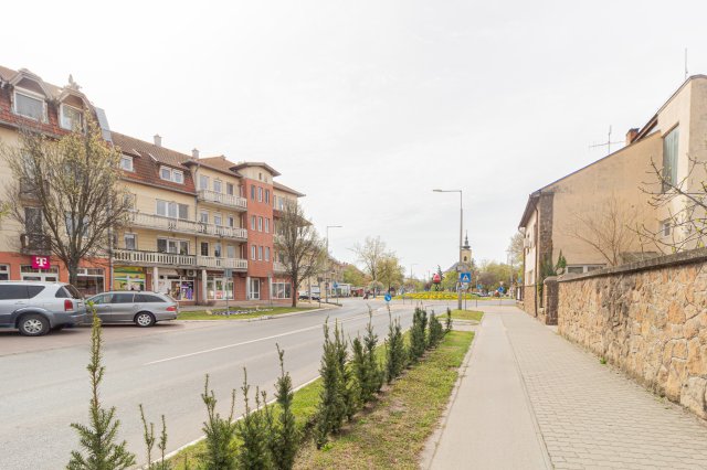 Eladó iroda, Tiszakécskén 39.9 M Ft, 2 szobás