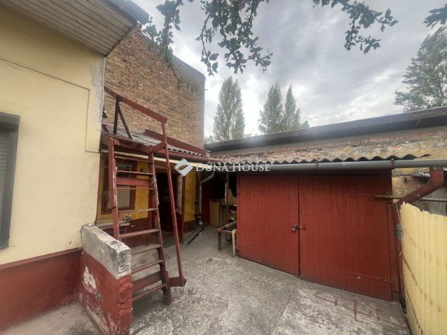Eladó családi ház, Budapesten, IV. kerületben 90 M Ft, 5 szobás