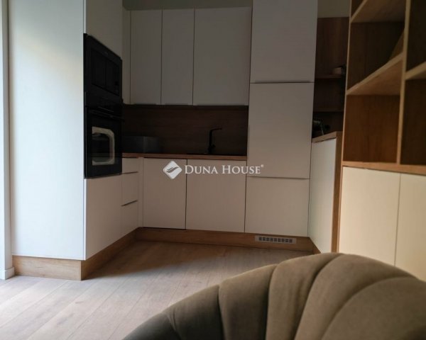 Eladó téglalakás, Pécsett 42.9 M Ft, 1 szobás