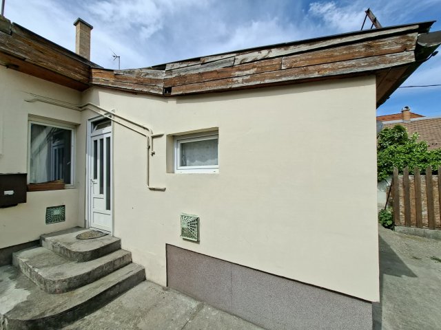 Eladó családi ház, Budapesten, XV. kerületben 105 M Ft, 3 szobás