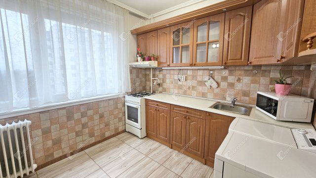 Eladó panellakás, Miskolcon 29.9 M Ft, 3 szobás