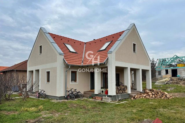 Eladó családi ház, Felsőörsön 119.75 M Ft, 4+1 szobás