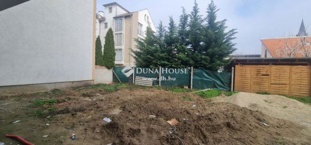 Eladó családi ház, Budapesten, XV. kerületben 800 M Ft