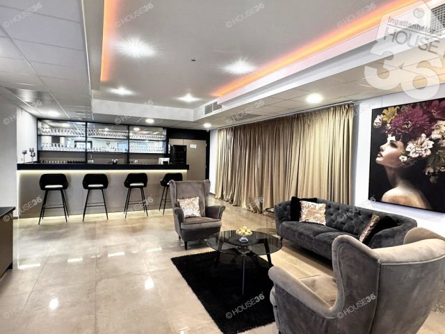 Eladó családi ház, Kecskeméten 420 M Ft, 9 szobás