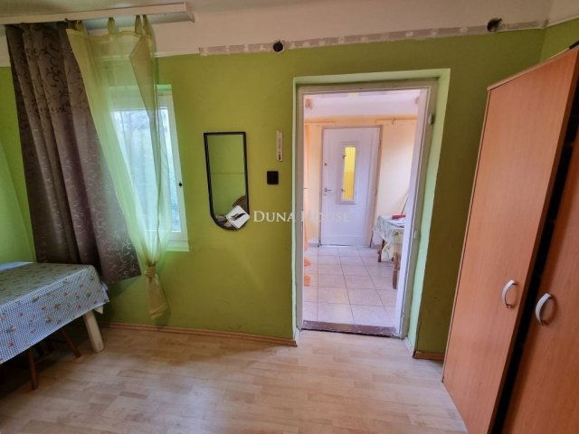 Eladó nyaraló, Gárdonyban 34.5 M Ft, 1 szobás