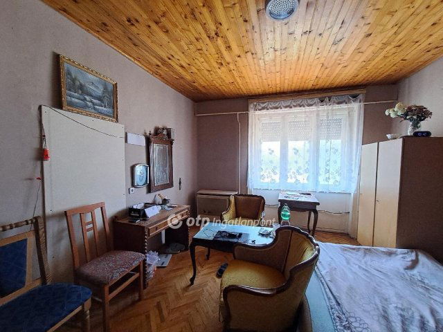 Eladó családi ház, Kenderesen 13 M Ft, 3 szobás