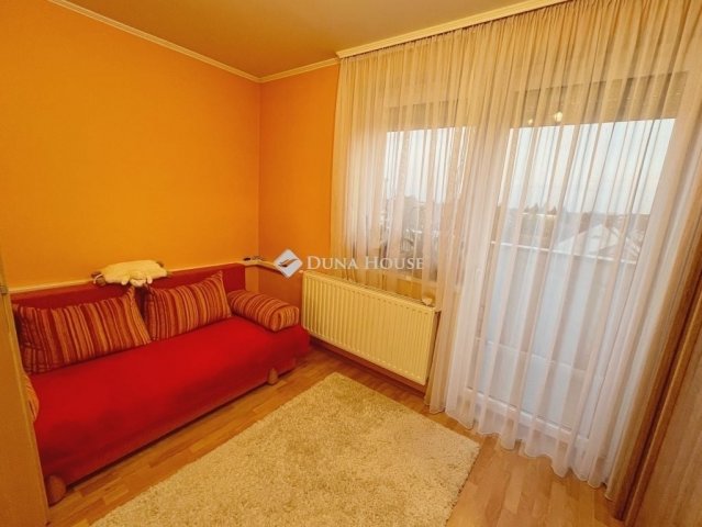 Eladó téglalakás, Szombathelyen 52 M Ft, 3 szobás