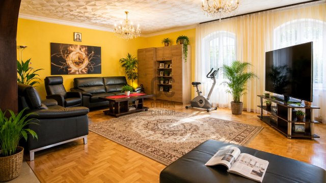 Eladó családi ház, Budaörsön 359 M Ft, 7 szobás