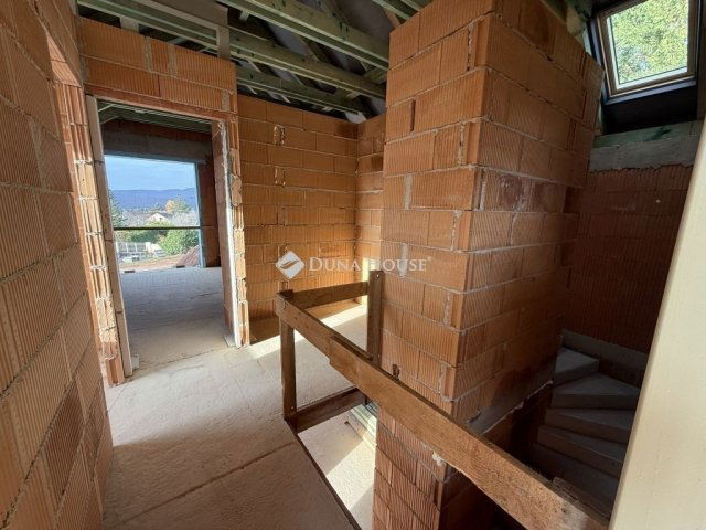 Eladó ikerház, Pécsett 169.9 M Ft, 4 szobás