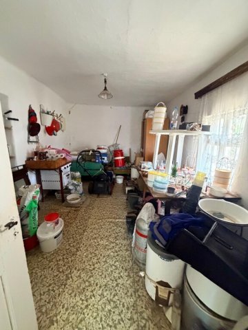 Eladó családi ház, Zsákán 8.5 M Ft, 2+1 szobás
