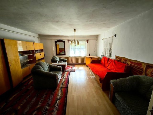 Eladó családi ház, Túrkevén 11.99 M Ft, 2 szobás