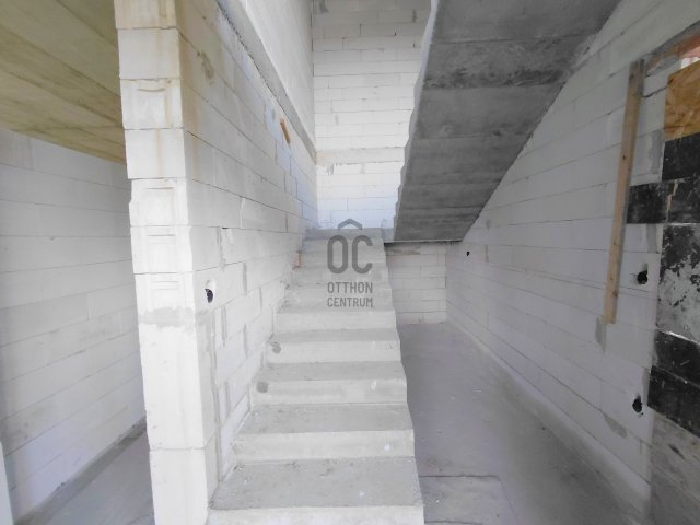 Eladó ikerház, Kakucson 104.9 M Ft, 4 szobás