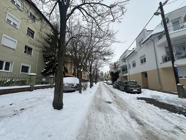 Eladó téglalakás, Budapesten, IV. kerületben, Széchenyi téren