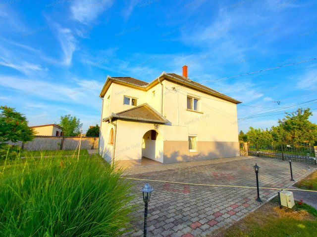 Eladó családi ház, Győrzámolyon 84.5 M Ft, 6 szobás