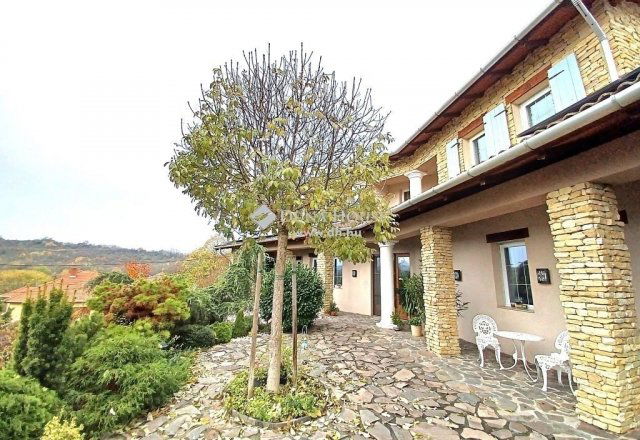 Eladó családi ház, Piliscsabán 339.9 M Ft, 6 szobás