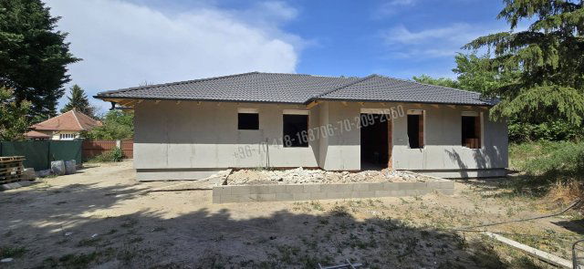 Eladó családi ház, Szigetszentmiklóson 129 M Ft, 5 szobás