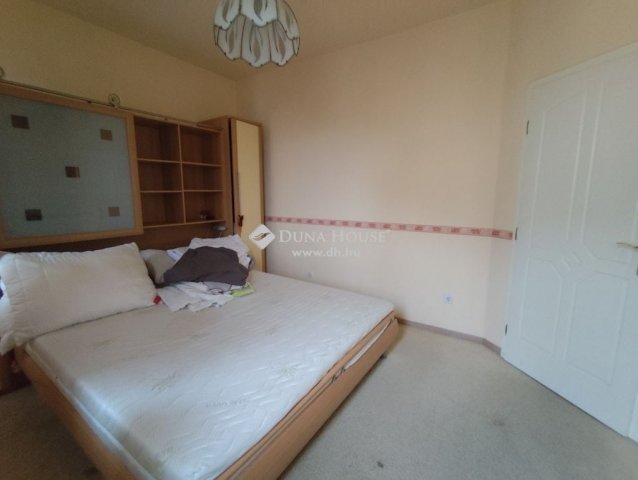 Eladó családi ház, Budapesten, XVII. kerületben 250 M Ft