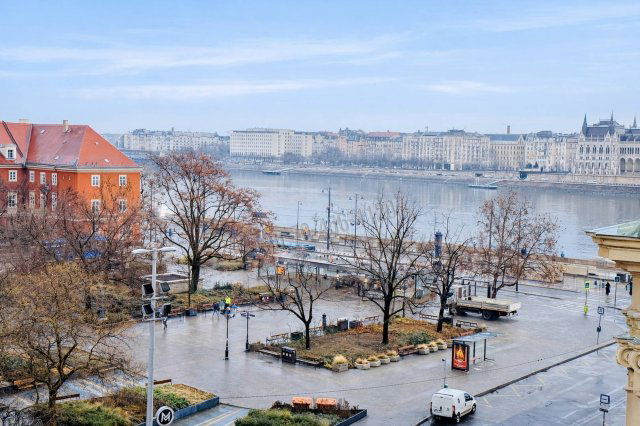 Kiadó téglalakás, albérlet, Budapesten, I. kerületben, 3 szobás