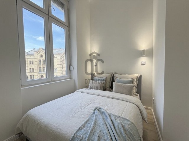 Eladó téglalakás, Budapesten, VII. kerületben 160 M Ft, 6 szobás