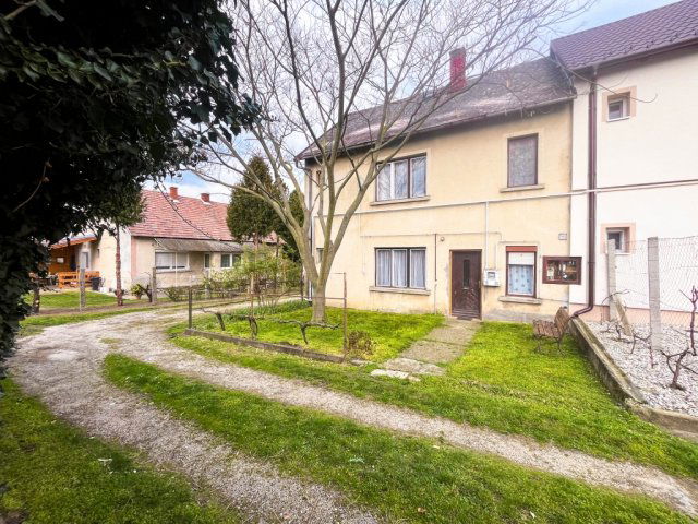 Eladó téglalakás, Pápakovácsin 36.5 M Ft, 4 szobás