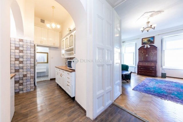 Eladó téglalakás, Budapesten, V. kerületben 139.9 M Ft, 2 szobás