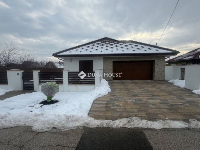 Eladó családi ház, Ceglédbercelen 195 M Ft, 4 szobás