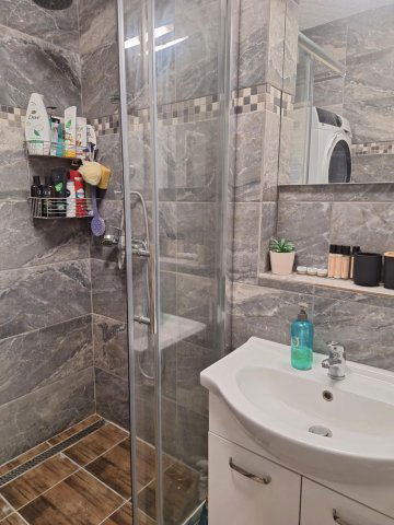 Eladó téglalakás, Keszthelyen 52.999 M Ft, 1+2 szobás