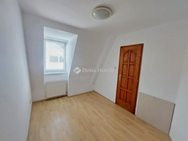 Eladó családi ház, Szentendrén 228 M Ft, 6 szobás